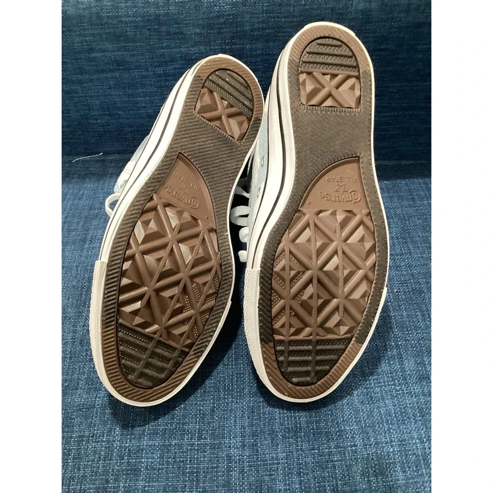 Converse  Kid) Size 5.5